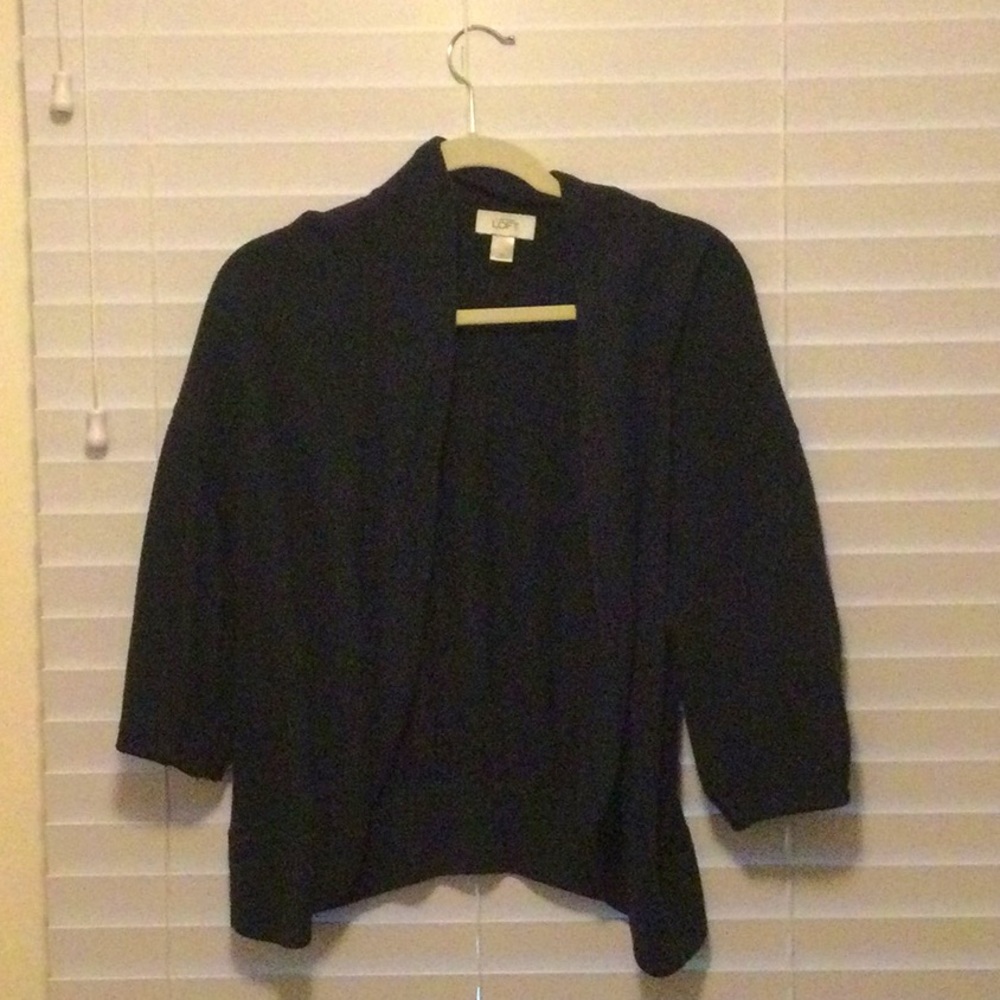 Forest green shrug with three-quarter length sleeves
